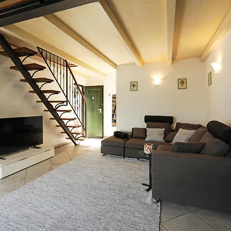 شقة Serenity House ميناجيو